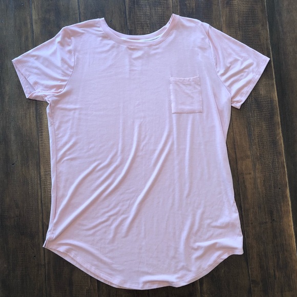 Bobbie Brooks Tops - Short sleeve pink pocket tunic tee